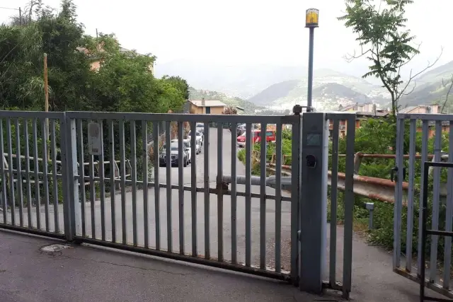 Car parking slot in Via Burlando, Genova - Photo 1