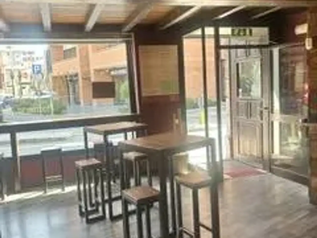 Esercizio commerciale in , Gallarate, {3} - Foto 2