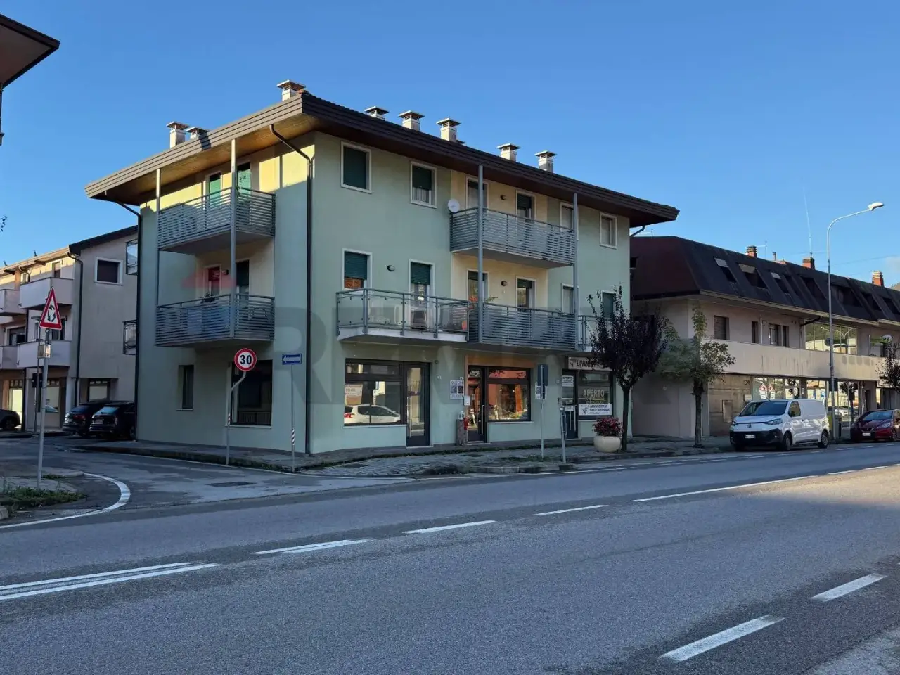 Negozio in Viale Dolomiti 18, Ponte Nelle Alpi, {3} - Foto 1