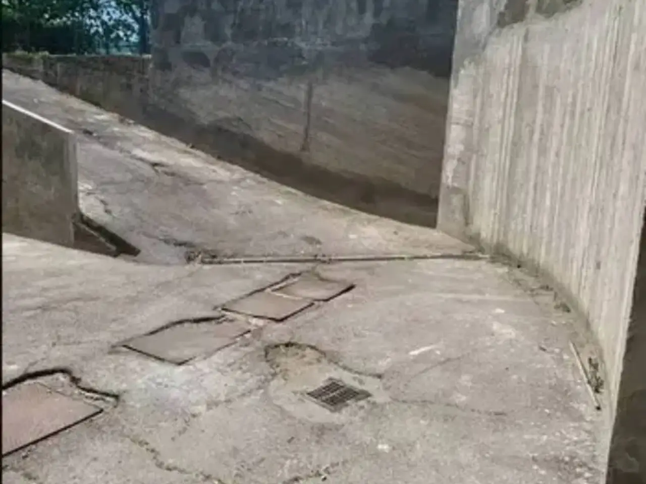 Parcheggio chiuso in Via della Lastruccia, Prato, {3} - Foto 1