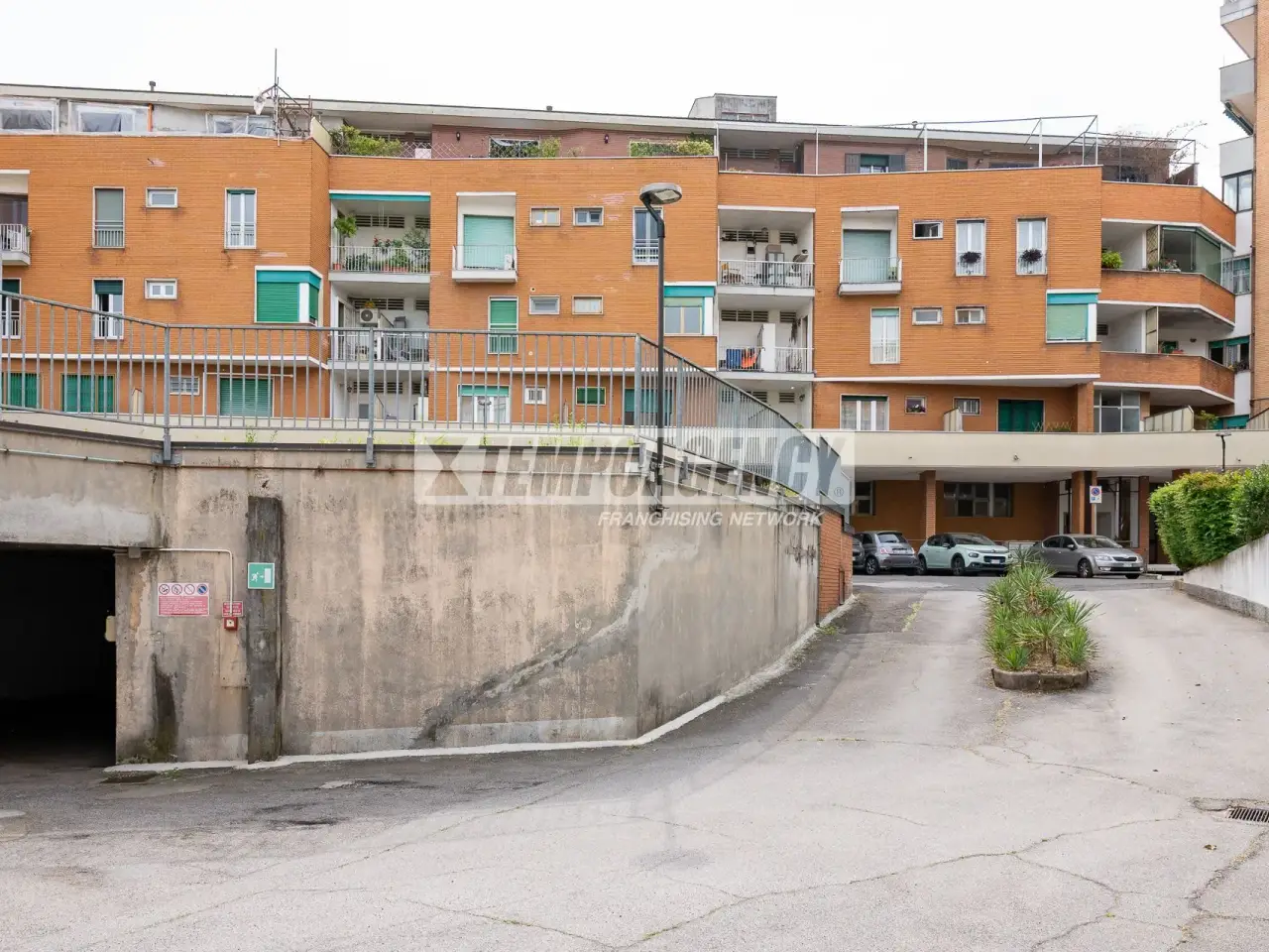 Magazzino in Via Don Abbondio 18, Cormano, {3} - Foto 1