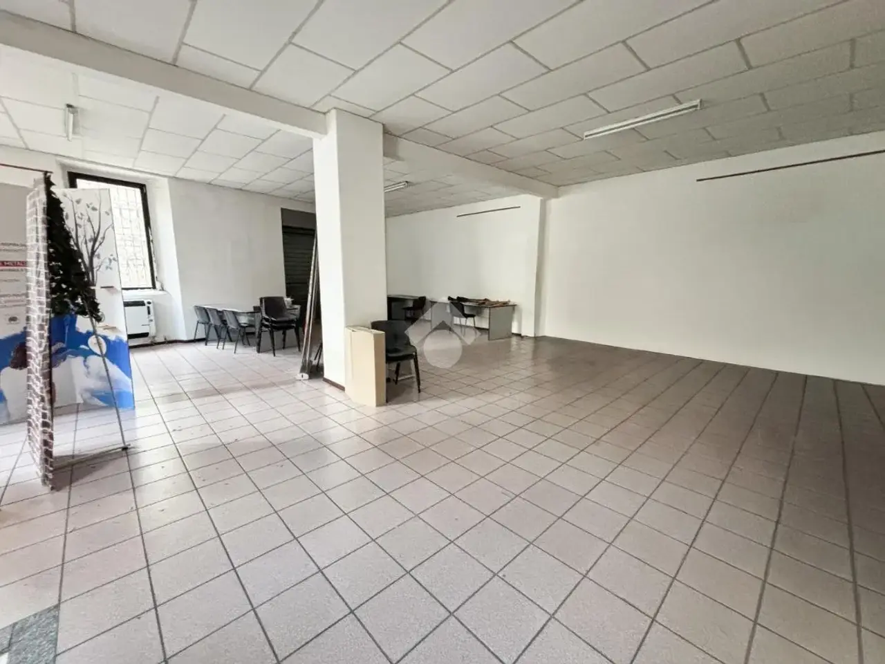 Magazzino in Via Gaetano Previati, Lecco, {3} - Foto 2