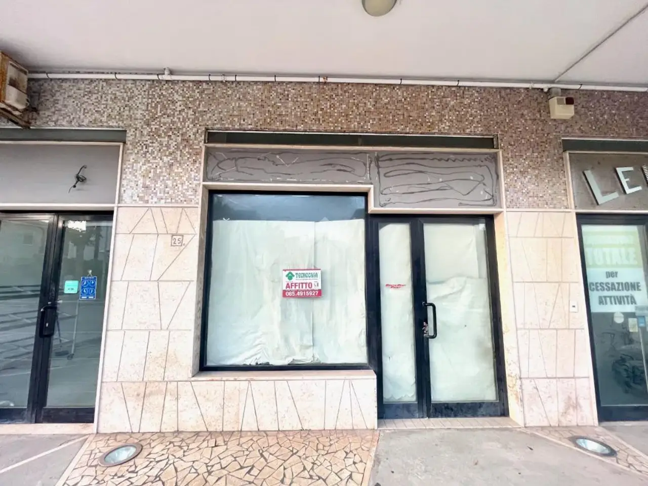 Negozio in Viale Gabriele d'Annunzio 25, Francavilla Al Mare, {3} - Foto 1