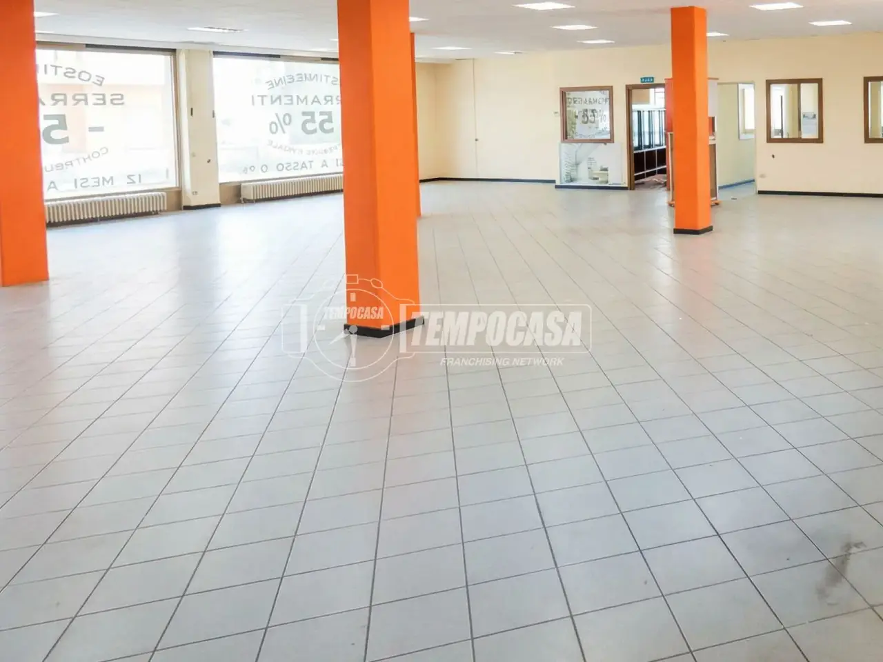 Negozio in Via Giuseppe Mazzini 21, Cassano Magnago, {3} - Foto 2
