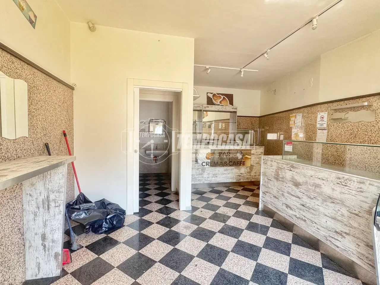 Negozio in Via delle Tavernelle, Ancona, {3} - Foto 1