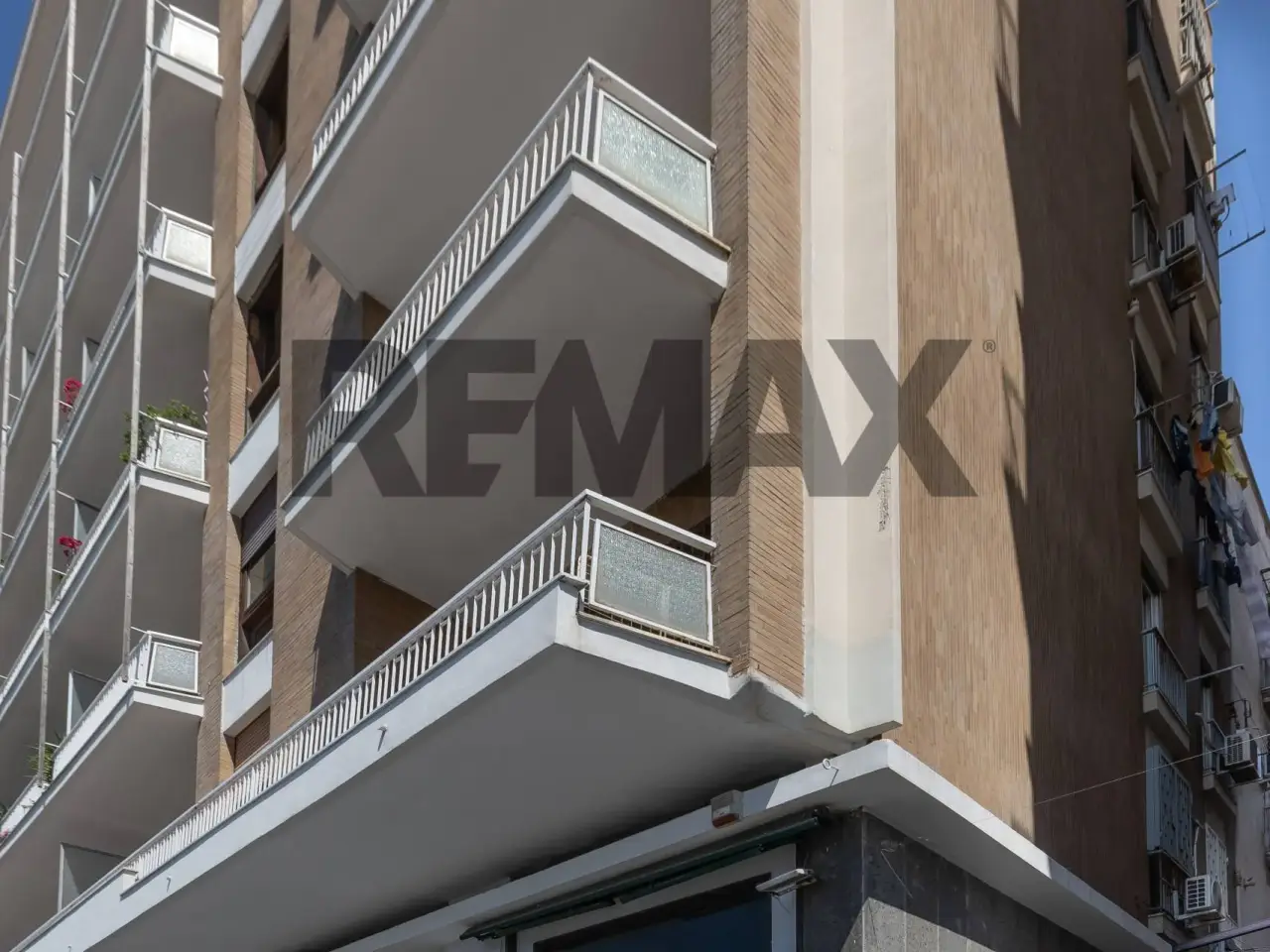 Negozio in Via Riviera di Chiaia 172, Napoli, {3} - Foto 2