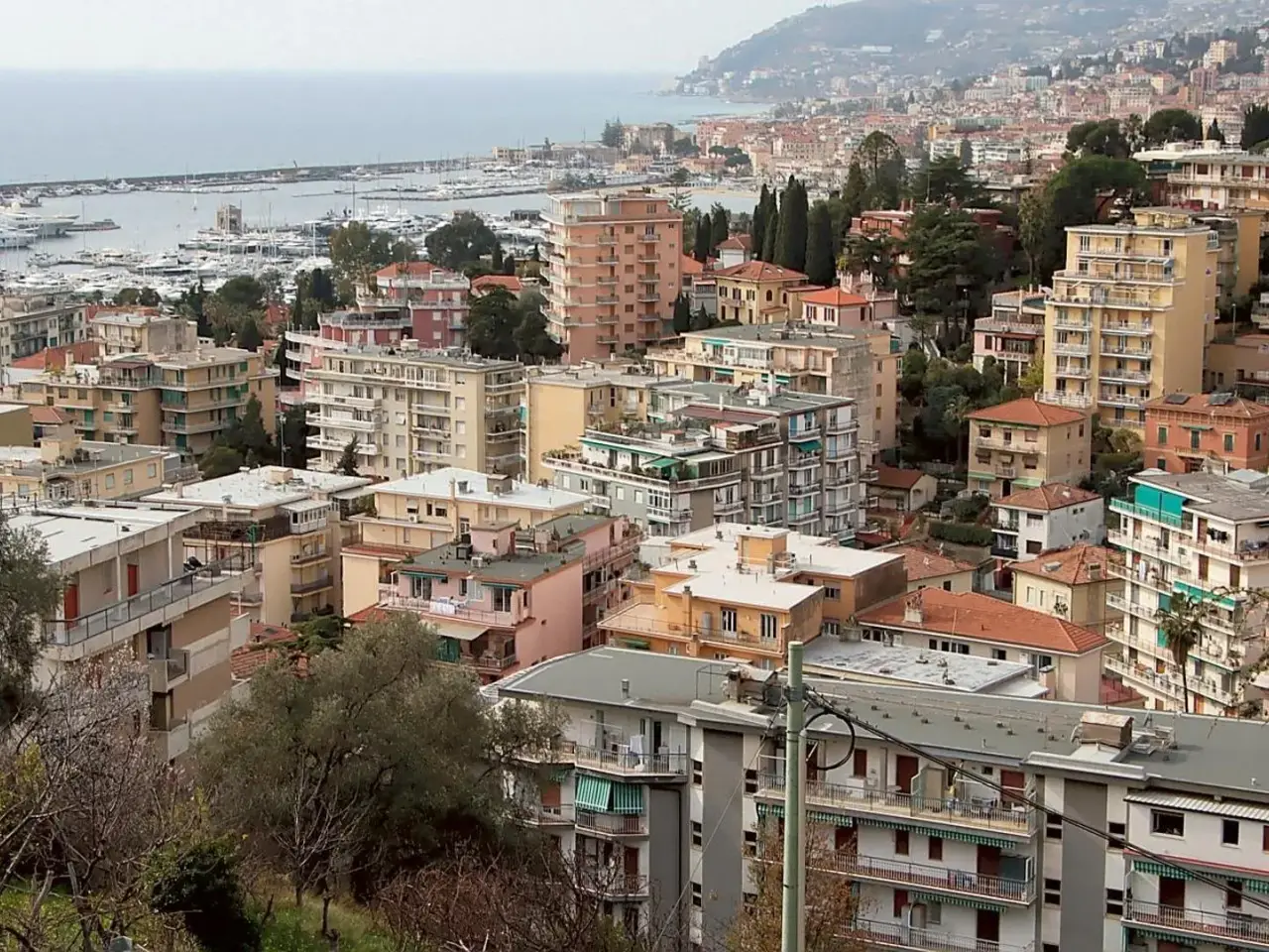 Parcheggio chiuso in , Sanremo, {3} - Foto 2