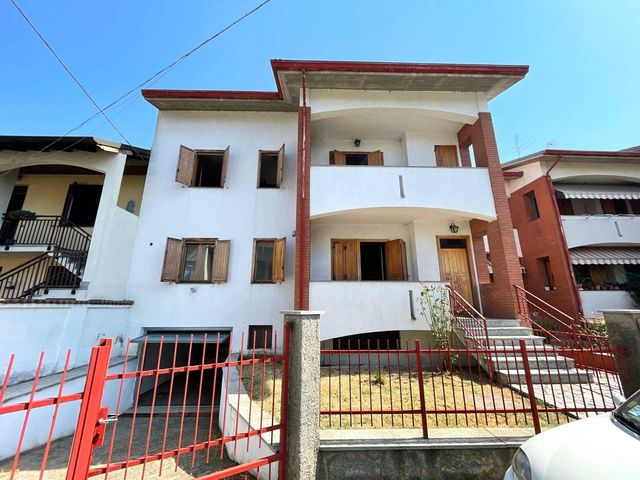 Terraced house in Via Colombo 22, Alessandria - Photo 1