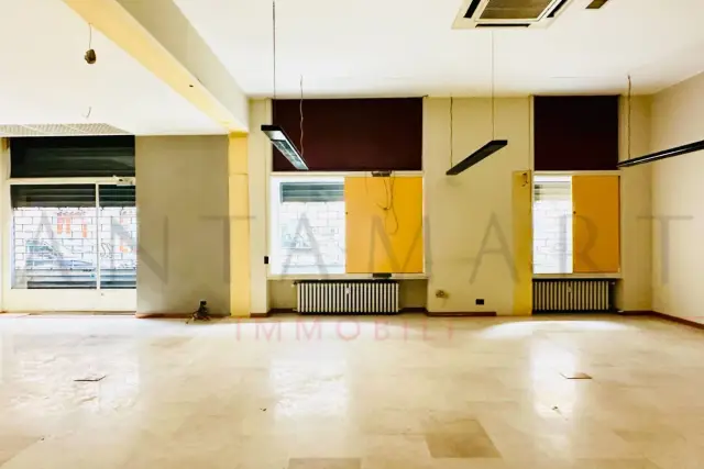 Negozio in vendita, Via Giacomo Leopardi, Milano - Foto 1