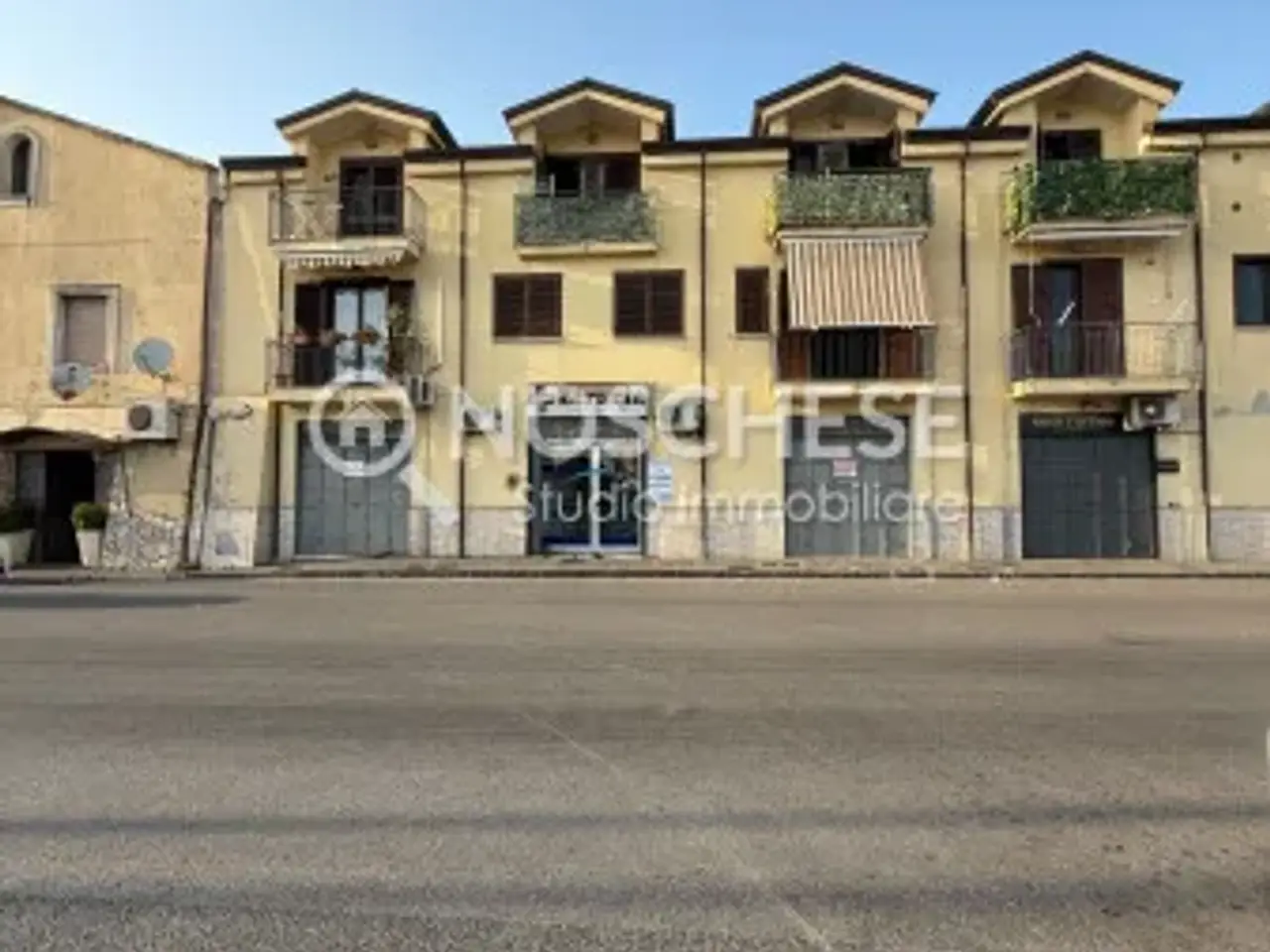 Negozio in Via Picentia 3, Pontecagnano Faiano, {3} - Foto 1