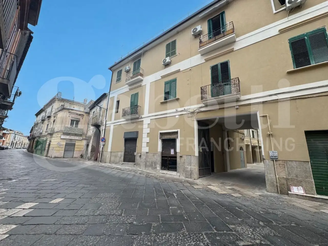 Negozio in Via Anfiteatro 29, Santa Maria Capua Vetere, {3} - Foto 1