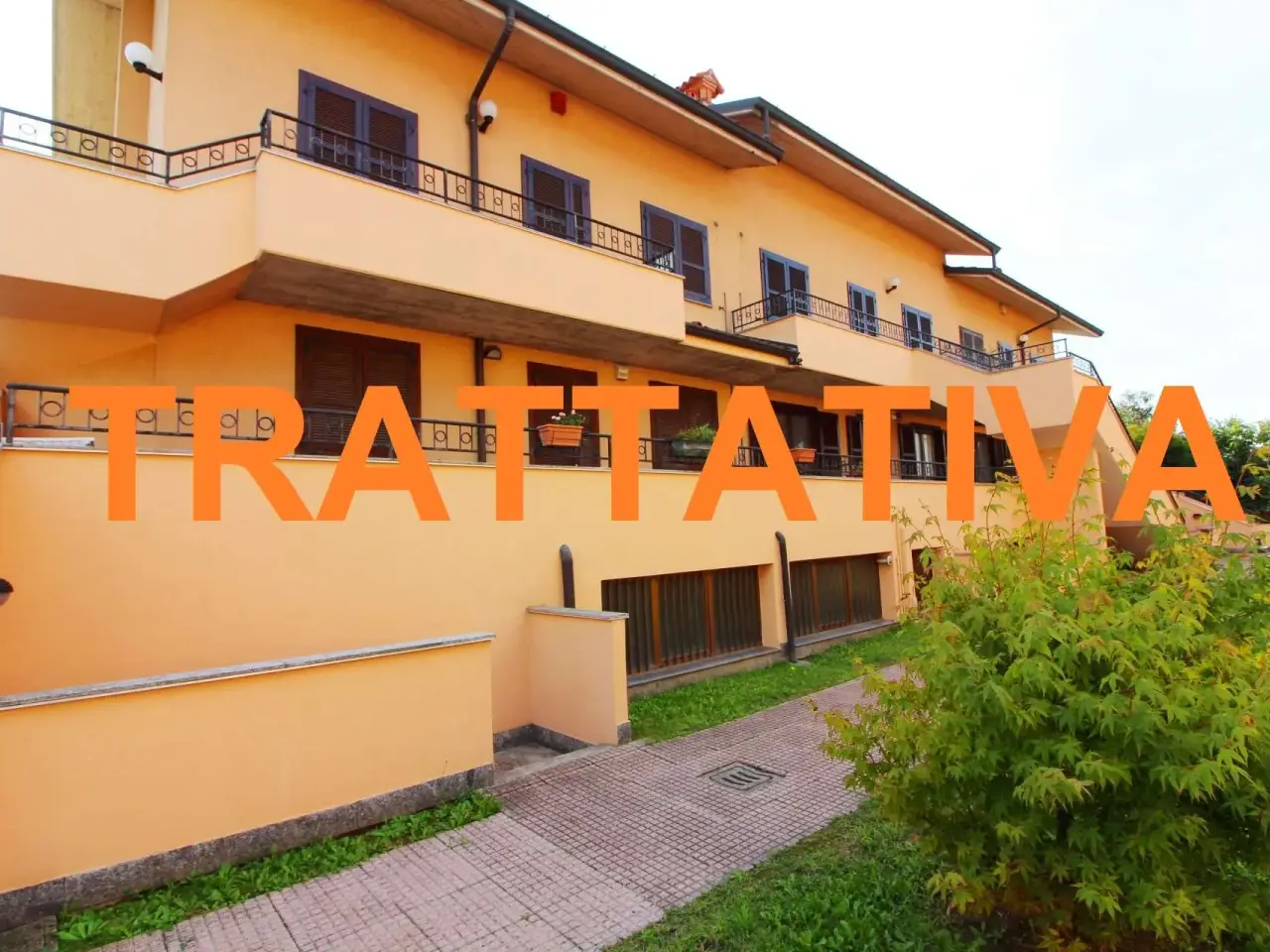 Magazzino in Via Fratelli Cervi 56, Trezzano Rosa, {3} - Foto 1