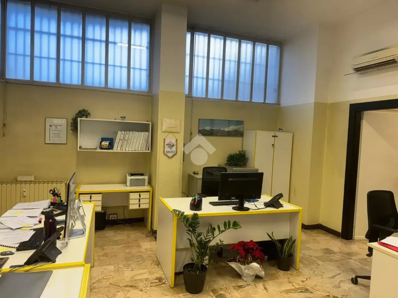 Negozio in Piazza Gregis, Gorlago, {3} - Foto 2