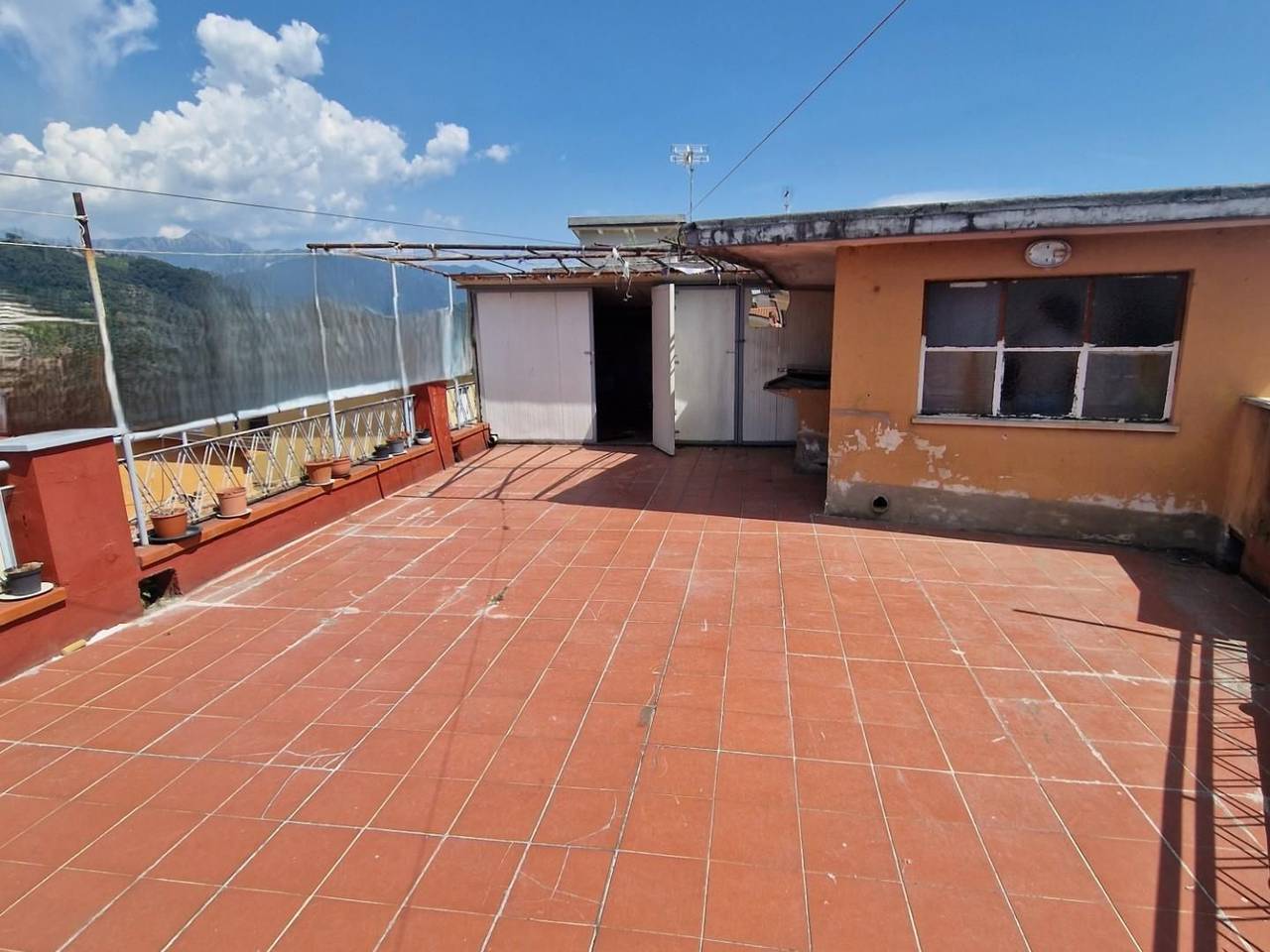 appartamento in vendita a Carrara in zona Avenza
