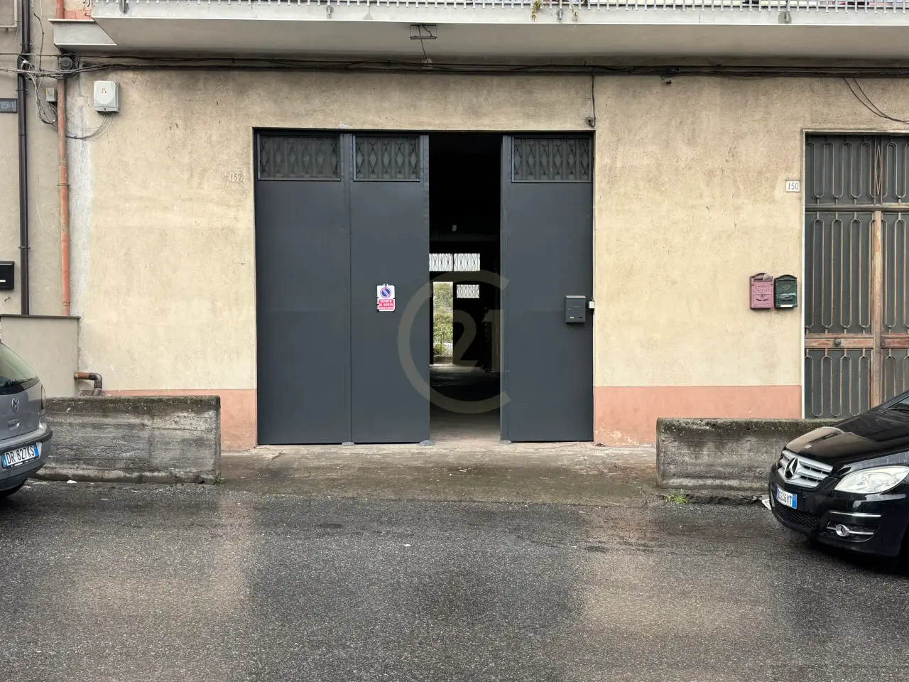 Parcheggio chiuso in Via Lavina 152, Aci Sant'Antonio, {3} - Foto 1