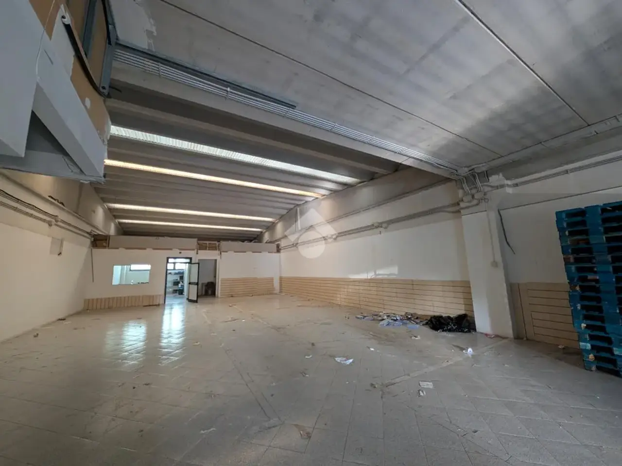 Negozio in Via Orvieto 18, Pomezia, {3} - Foto 2