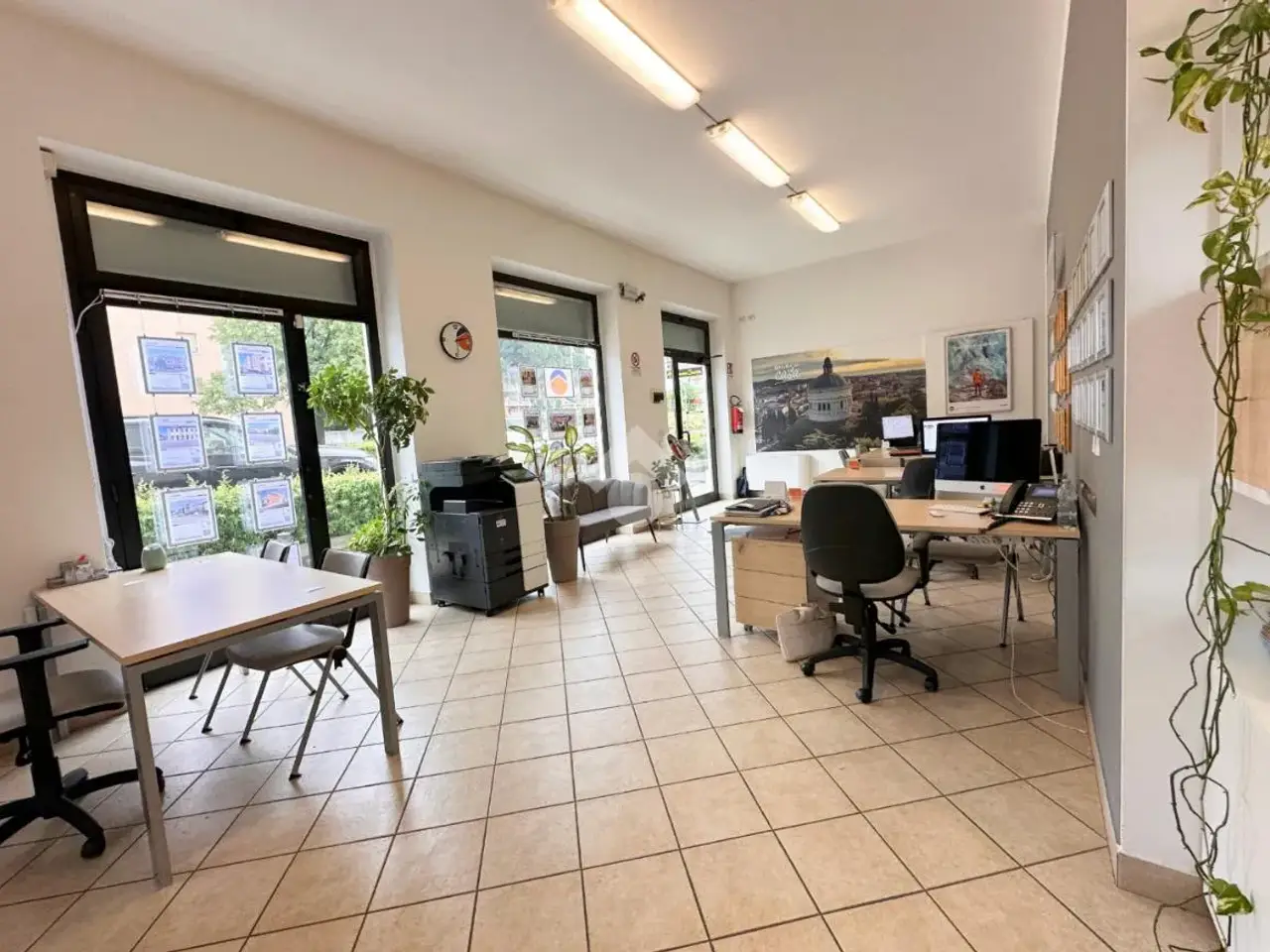 Negozio in Via Unità d'Italia 270, Verona, {3} - Foto 2