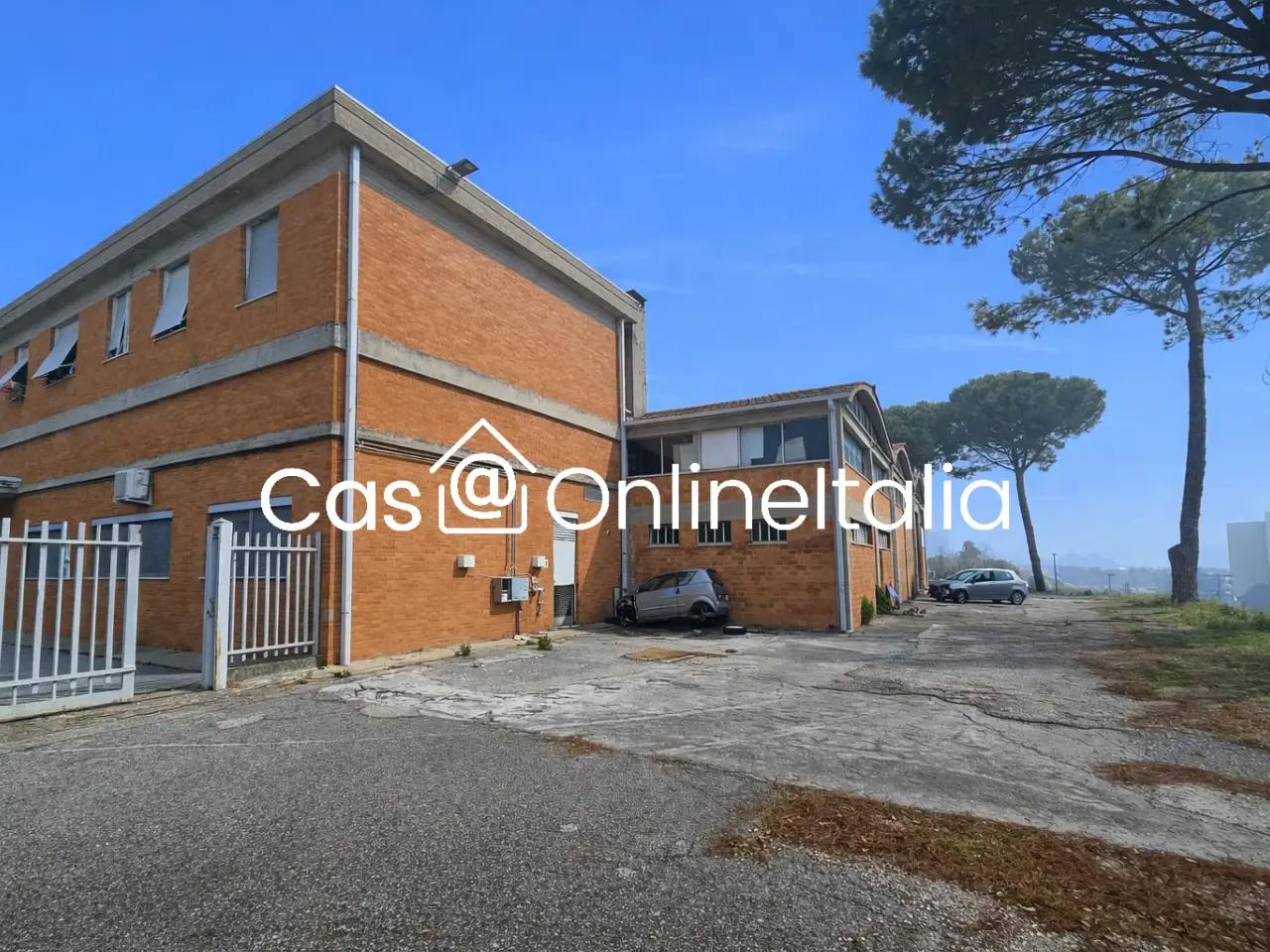 Palazzina commerciale in Strada Vicinale S. Pietrino 2, Perugia, {3} - Foto 1
