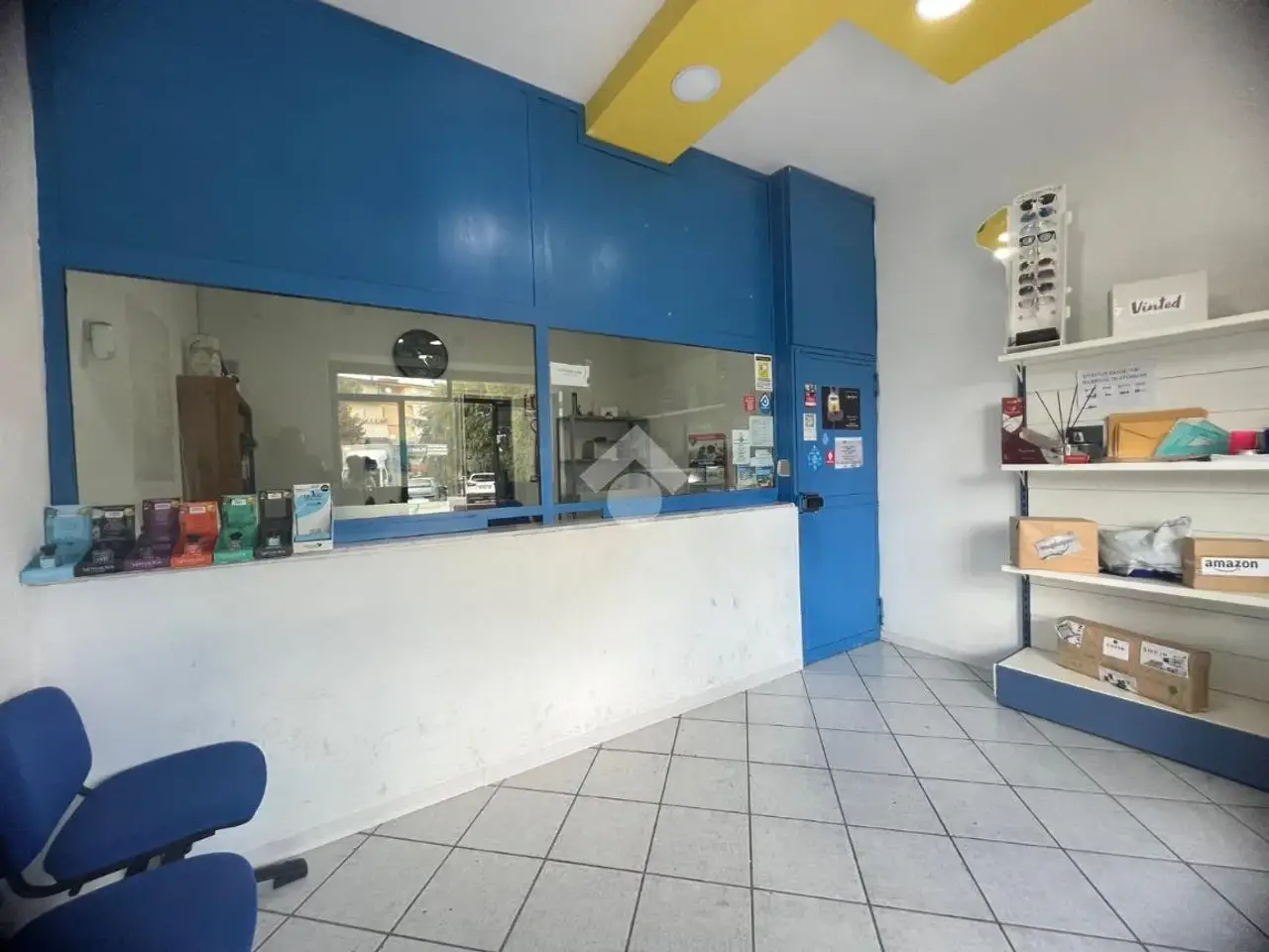 Negozio in Via S. Rocco 181, Marano Di Napoli, {3} - Foto 1