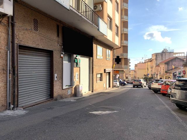 Negozio in Via Mario Greco, Catanzaro - Foto 1