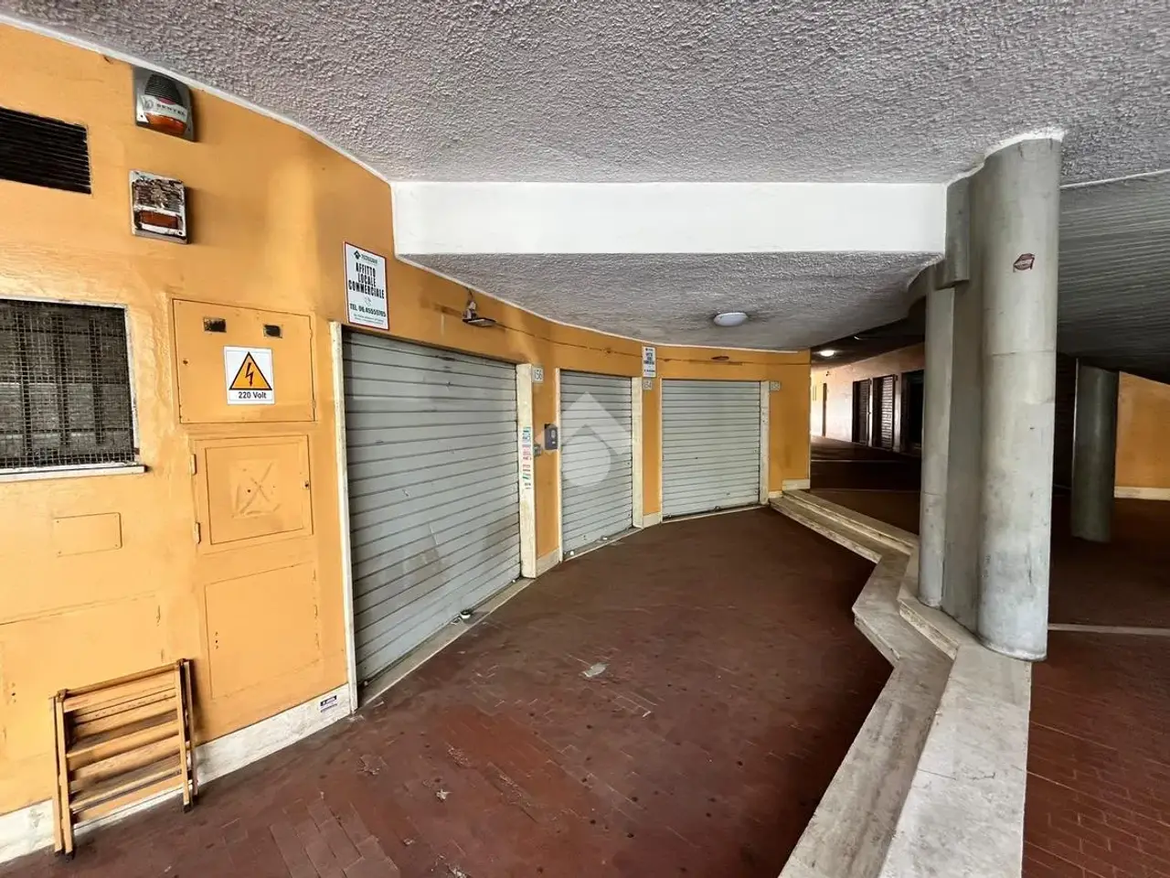 Negozio in Via Virgilio Melandri 152, Roma, {3} - Foto 2