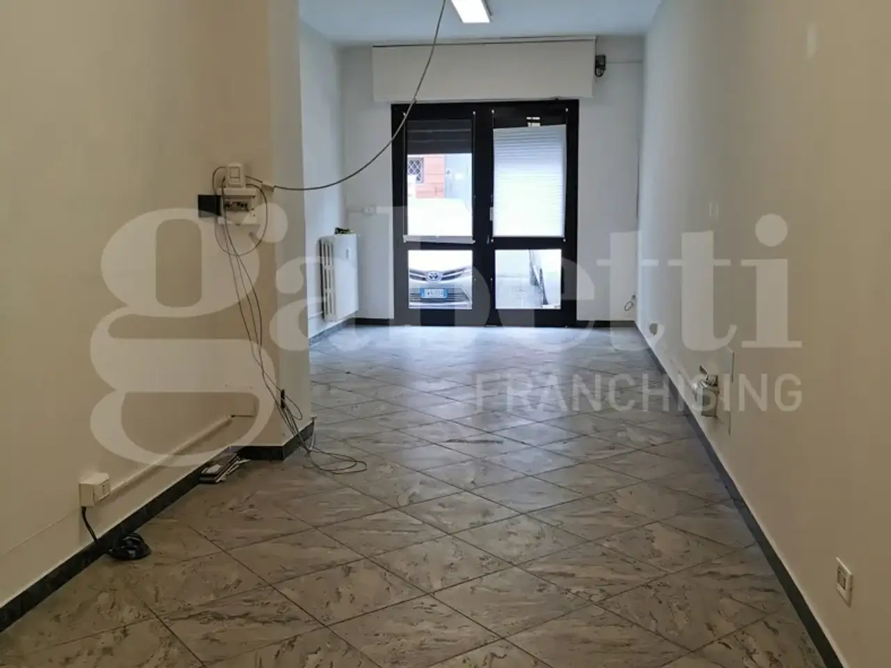 Negozio in Corso Canalchiaro 172, Modena, {3} - Foto 2