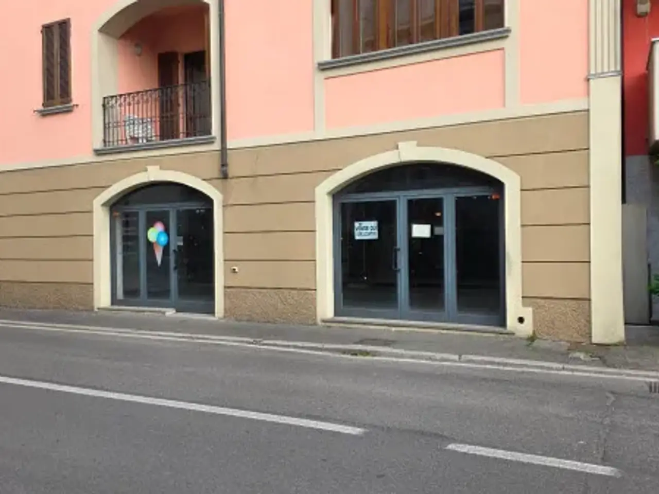 Negozio in Via Guglielmo Marconi 1, Treviglio, {3} - Foto 1
