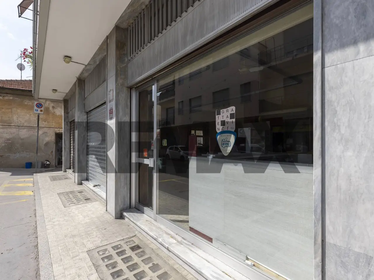 Negozio in Via Mazzini 14, Samarate, {3} - Foto 2