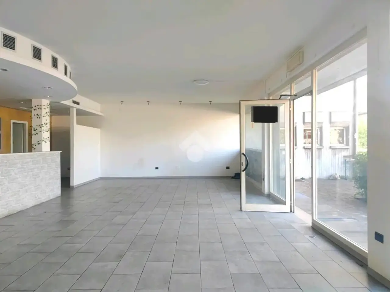 Negozio in Via Balzella, Forli', {3} - Foto 1