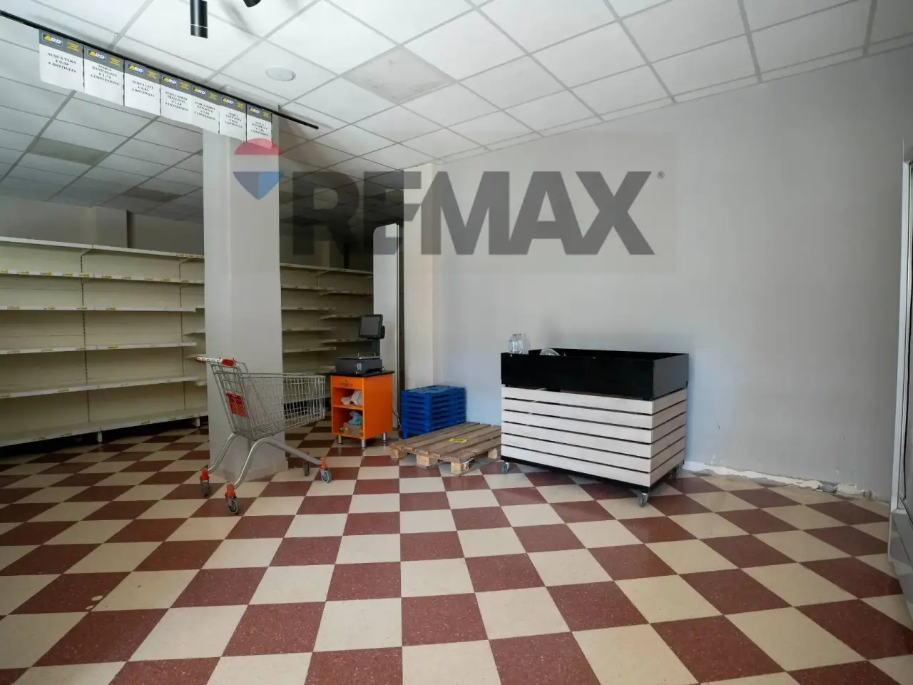 Esercizio commerciale in Via Pietro Lupo 84, Paterno', {3} - Foto 1