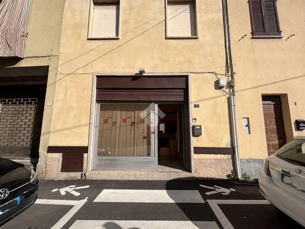 Negozio in Via Padre Daniele 7, Samarate, {3} - Foto 1