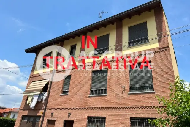 3-room flat in Via Mazzini, Caronno Pertusella - Photo 1