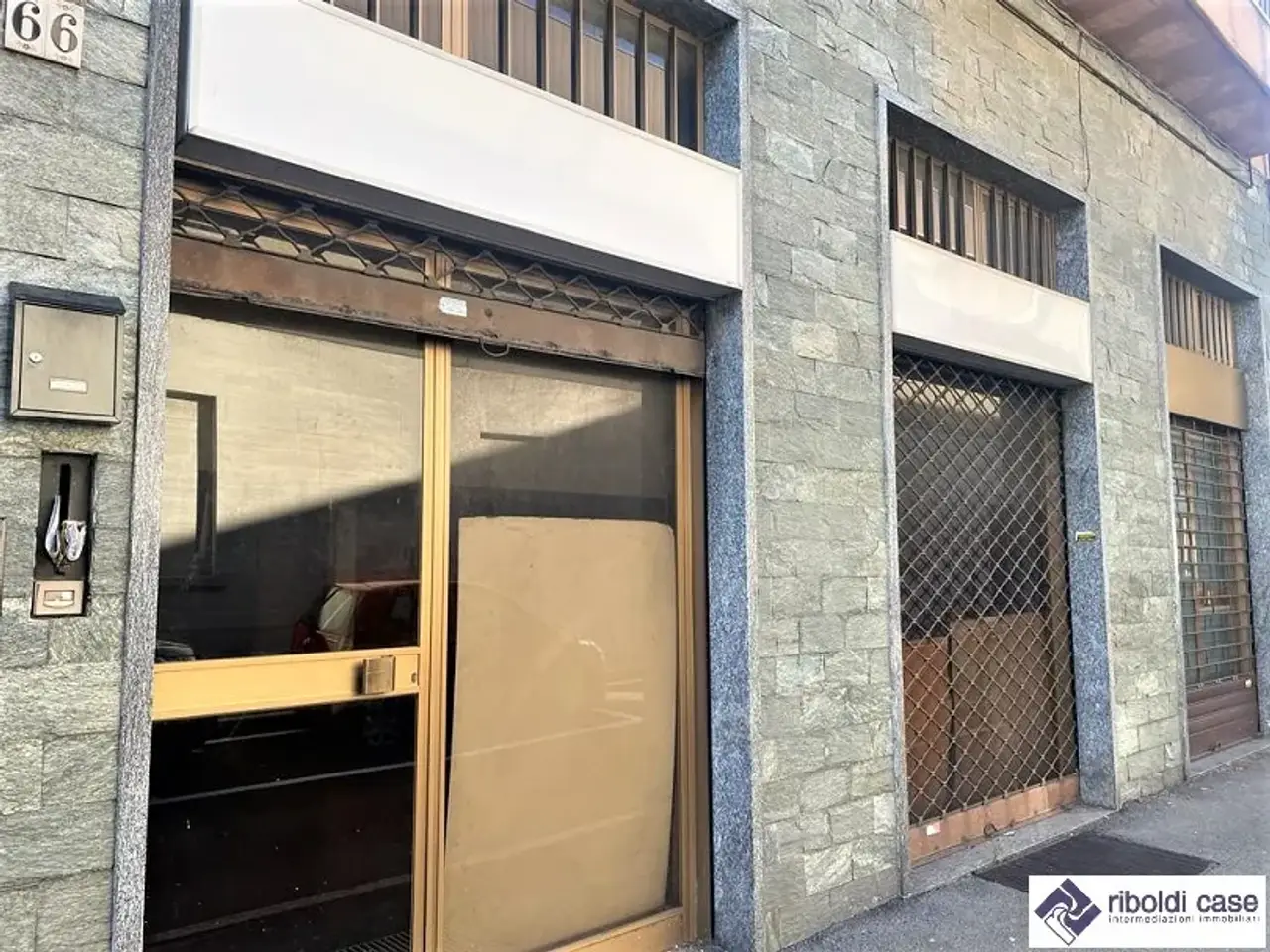 Magazzino in , Seregno, {3} - Foto 1