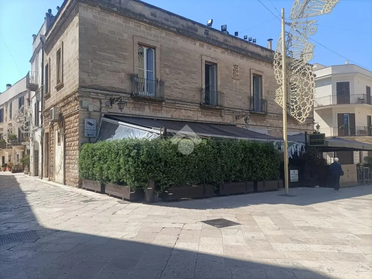 Negozio in Piazza della Conciliazione 1, Conversano, {3} - Foto 1