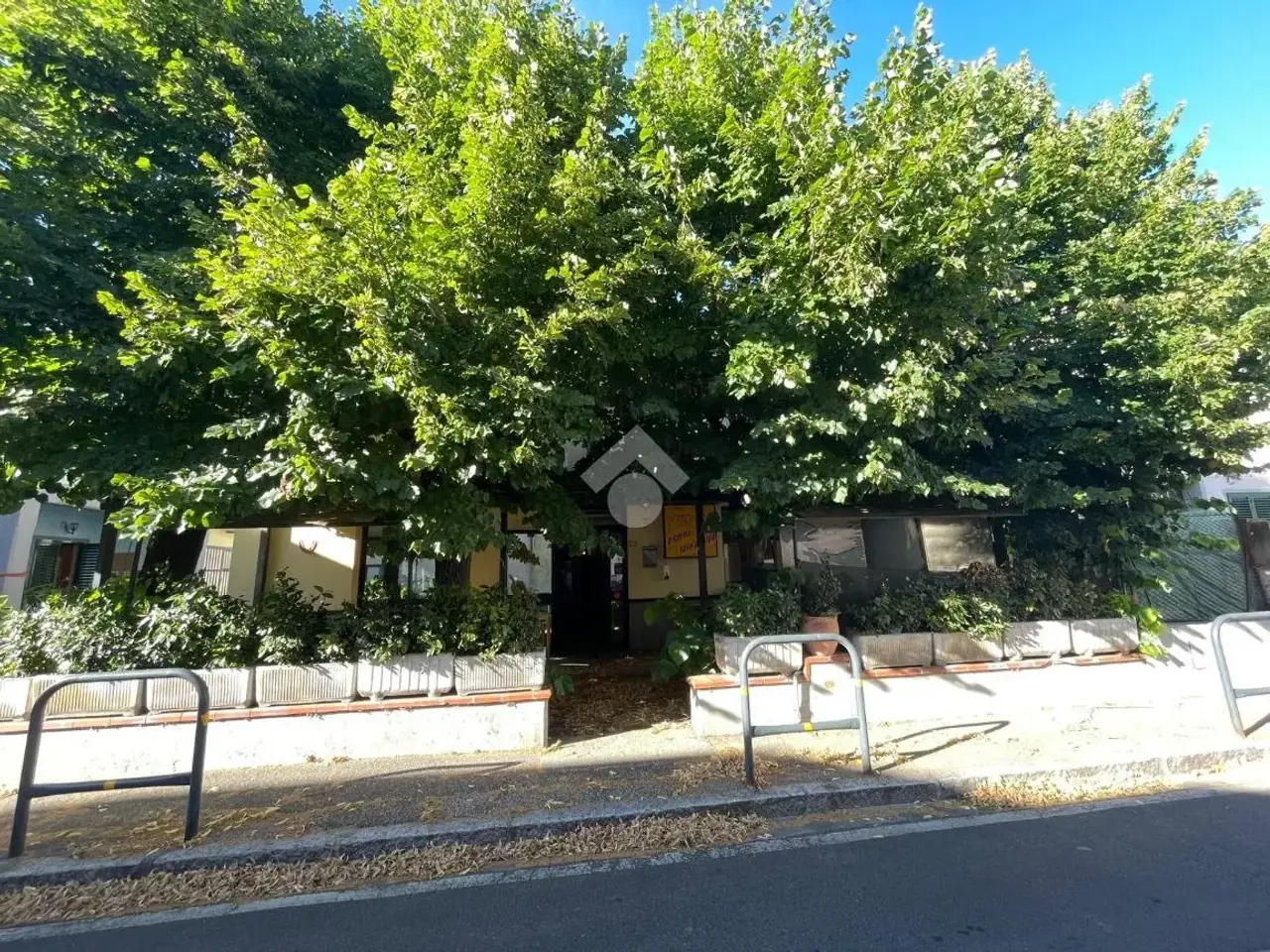 Negozio in Via Campostino di Santa Maria a Colonica 33, Prato, {3} - Foto 1