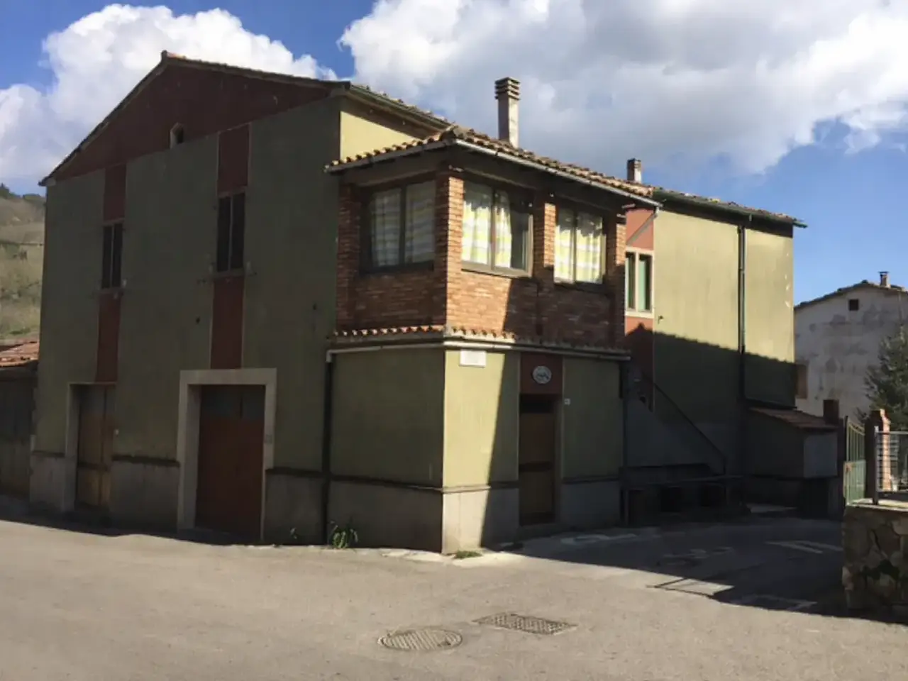 Palazzina commerciale in , Roccastrada, {3} - Foto 1