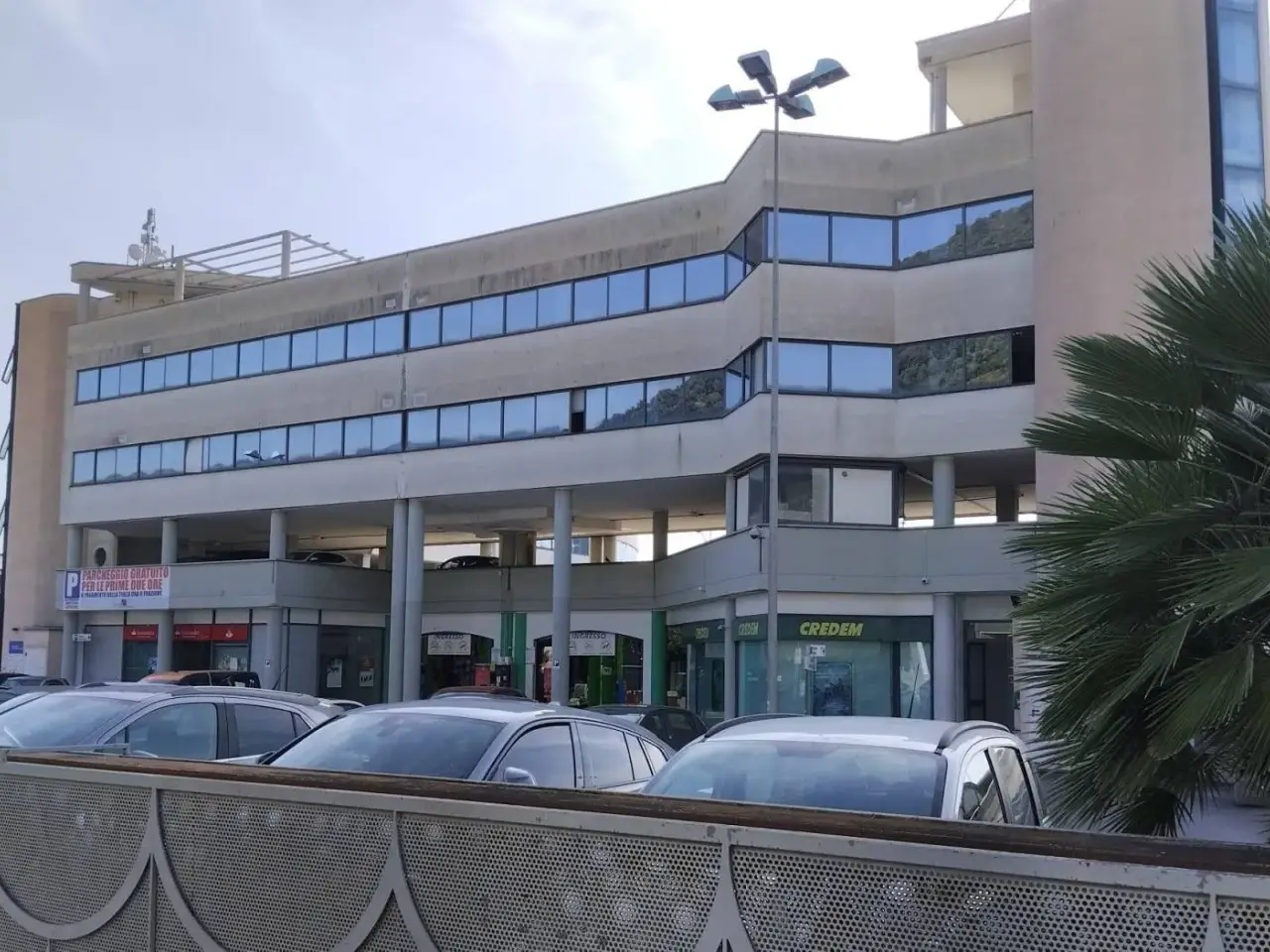 Locale commerciale in Via San Leonardo, Salerno, {3} - Foto 1