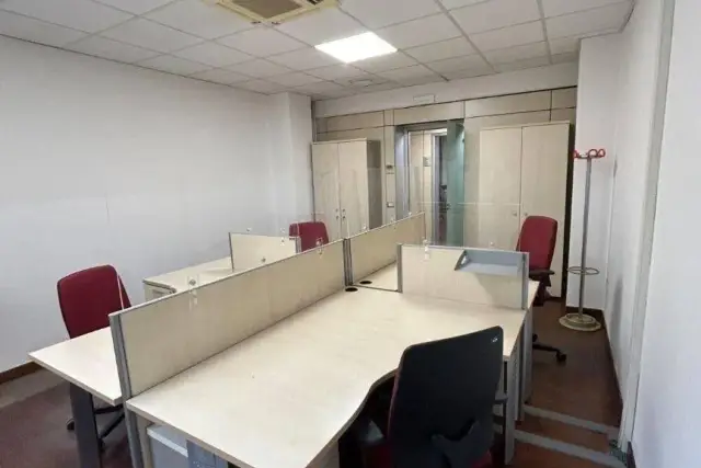 Shared office in {3}, Via Benedetto Cairoli 9 - Photo 1