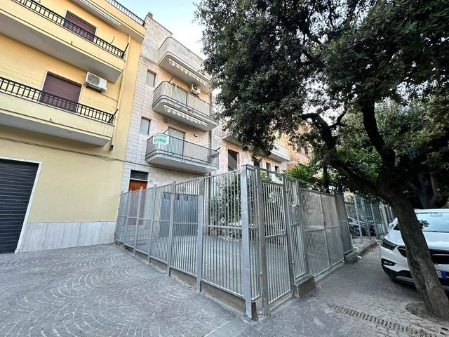 Apartament in {3}, Viale Cimitero - Photo 1