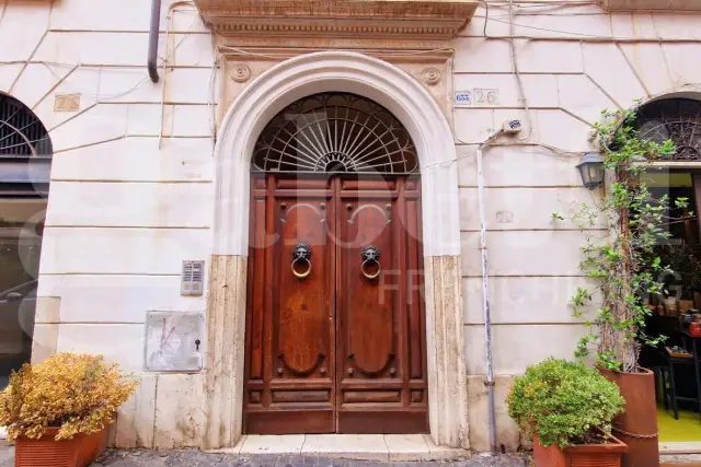 4-room flat in Piazza della Torretta, Roma - Photo 1