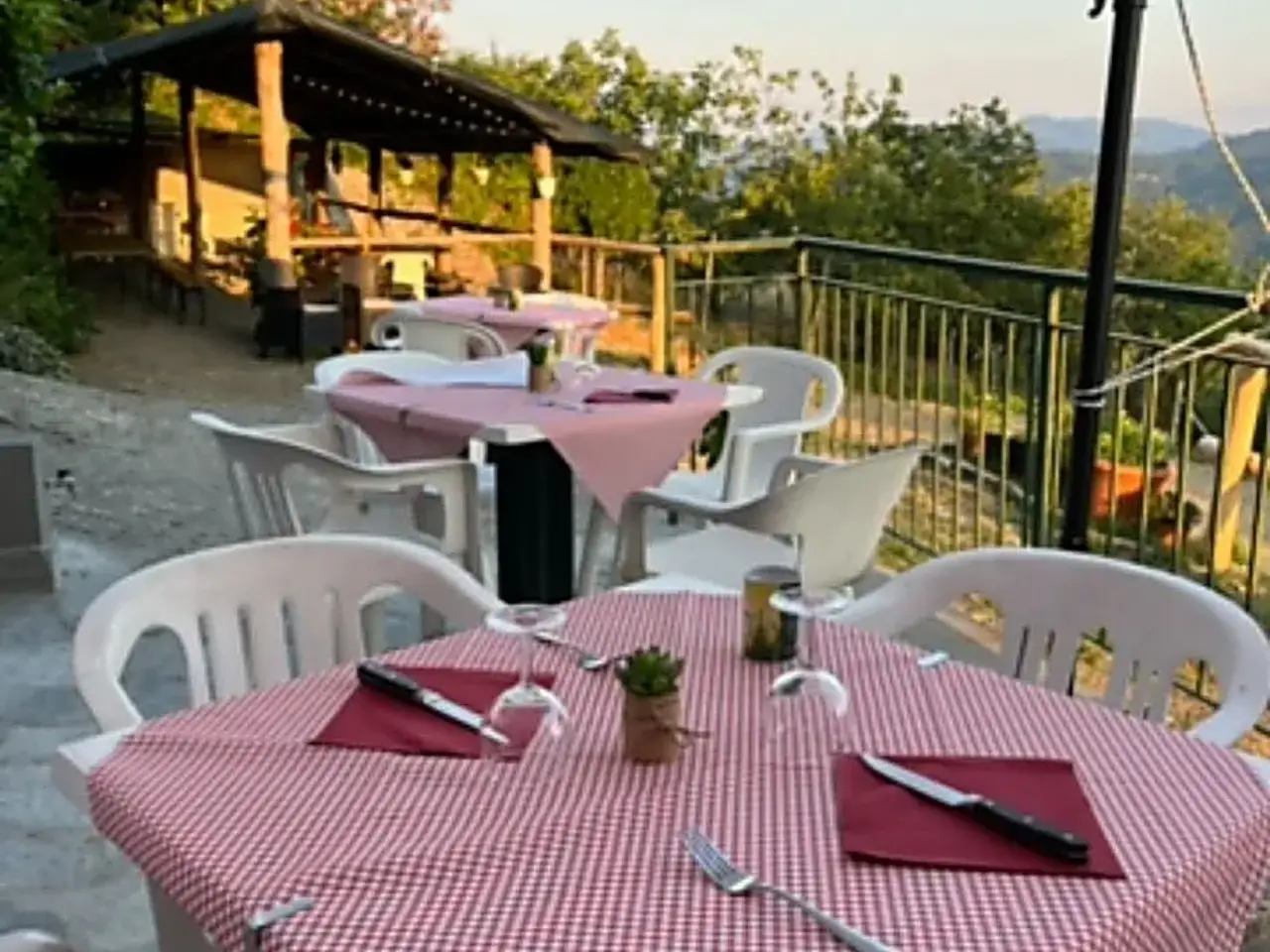 Hotel in Via Giacomo Leopardi 10, Carro, {3} - Foto 2