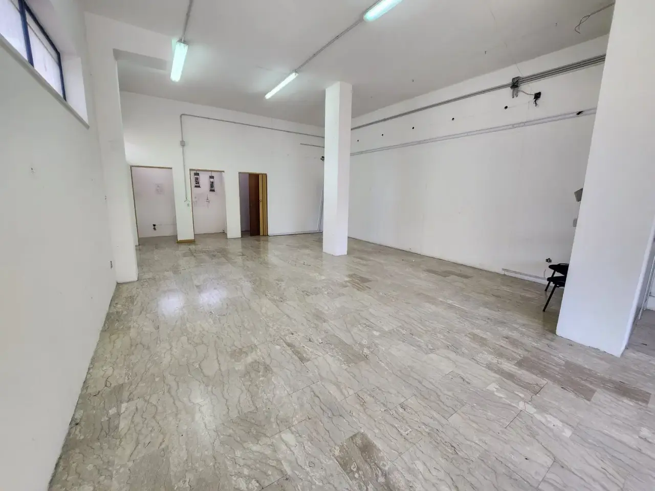 Esercizio commerciale in Stati Uniti, Termoli, {3} - Foto 2