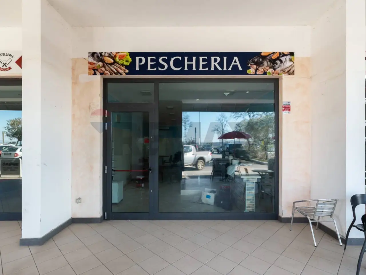 Negozio in Via Flaminia 8, Rignano Flaminio, {3} - Foto 1