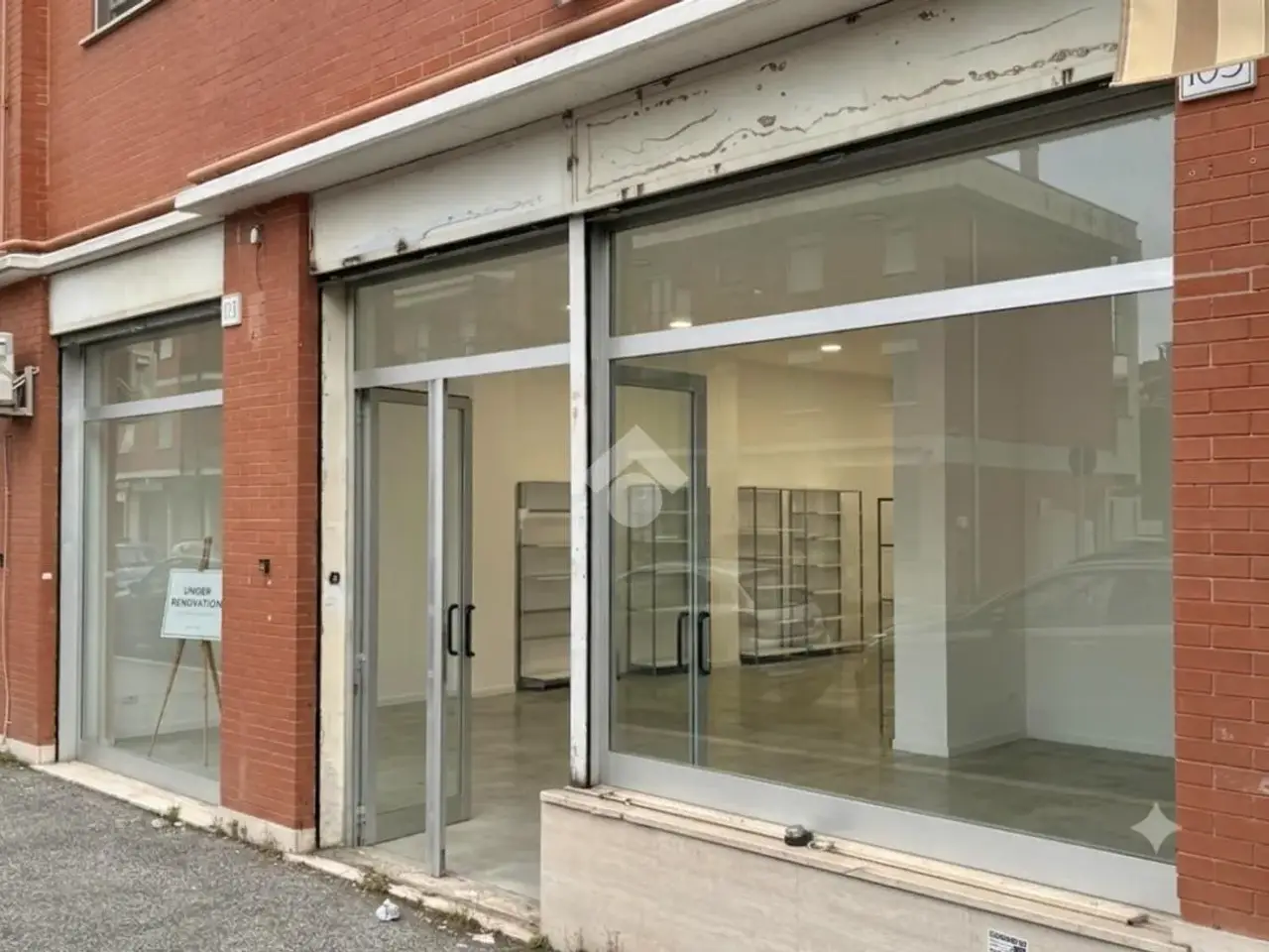 Negozio in Via di Tor S. Giovanni 103, Roma, {3} - Foto 1