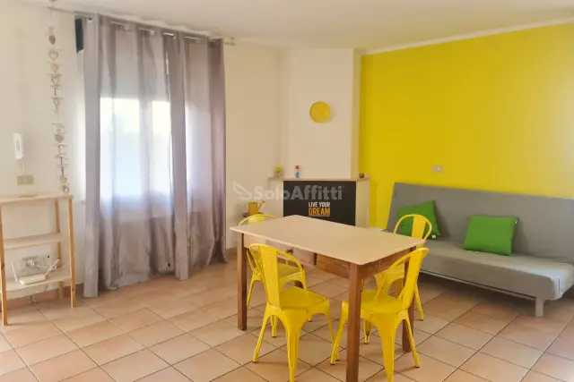 2-room flat in Via Irpinia, Montesilvano - Photo 1