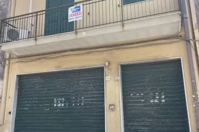 Palazzina commerciale in Via dell'Indipendenza, Siracusa - Foto 1