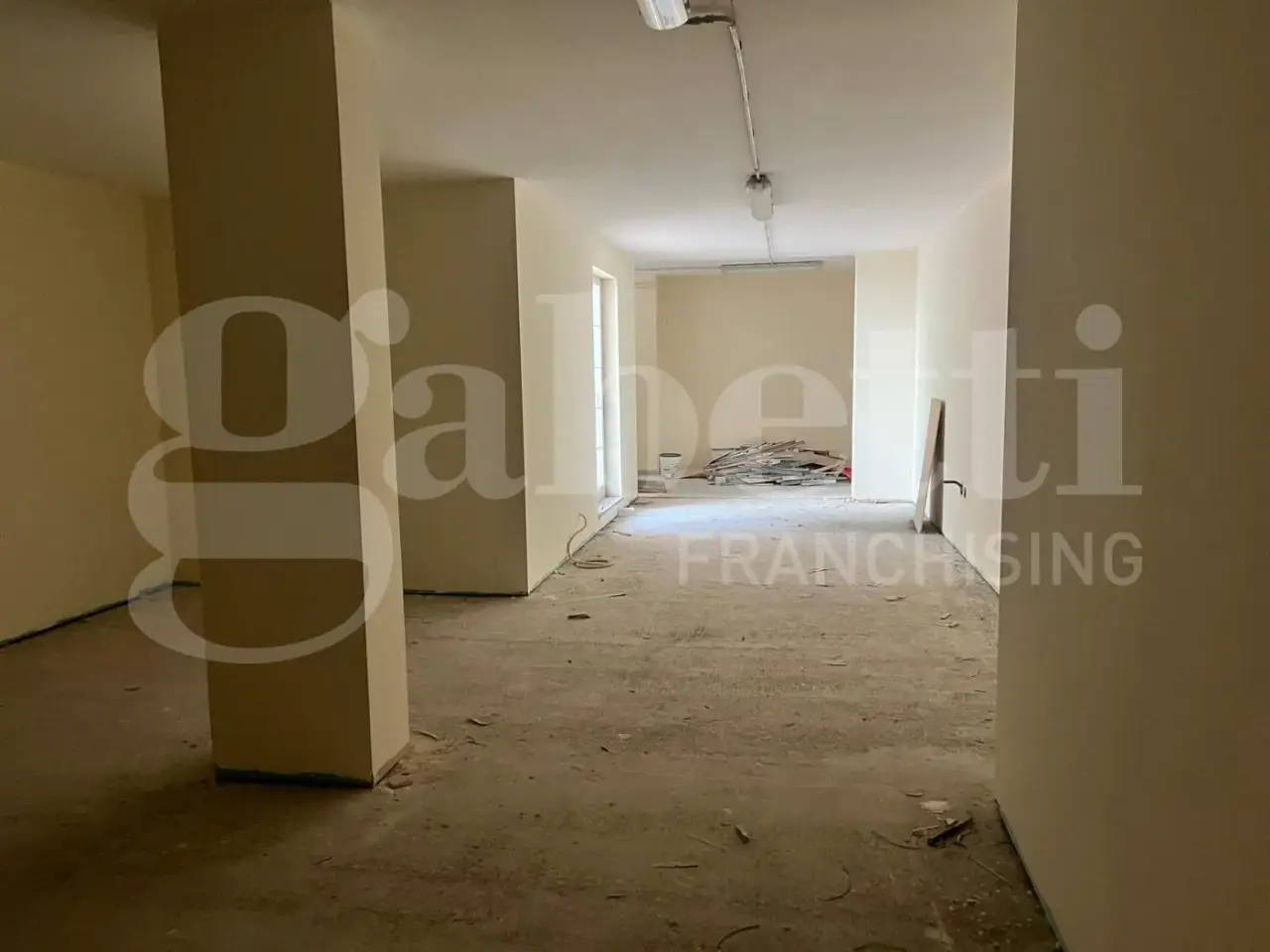 Magazzino in Via Monsignor Olindo Ruggieri  34, Martina Franca, {3} - Foto 1