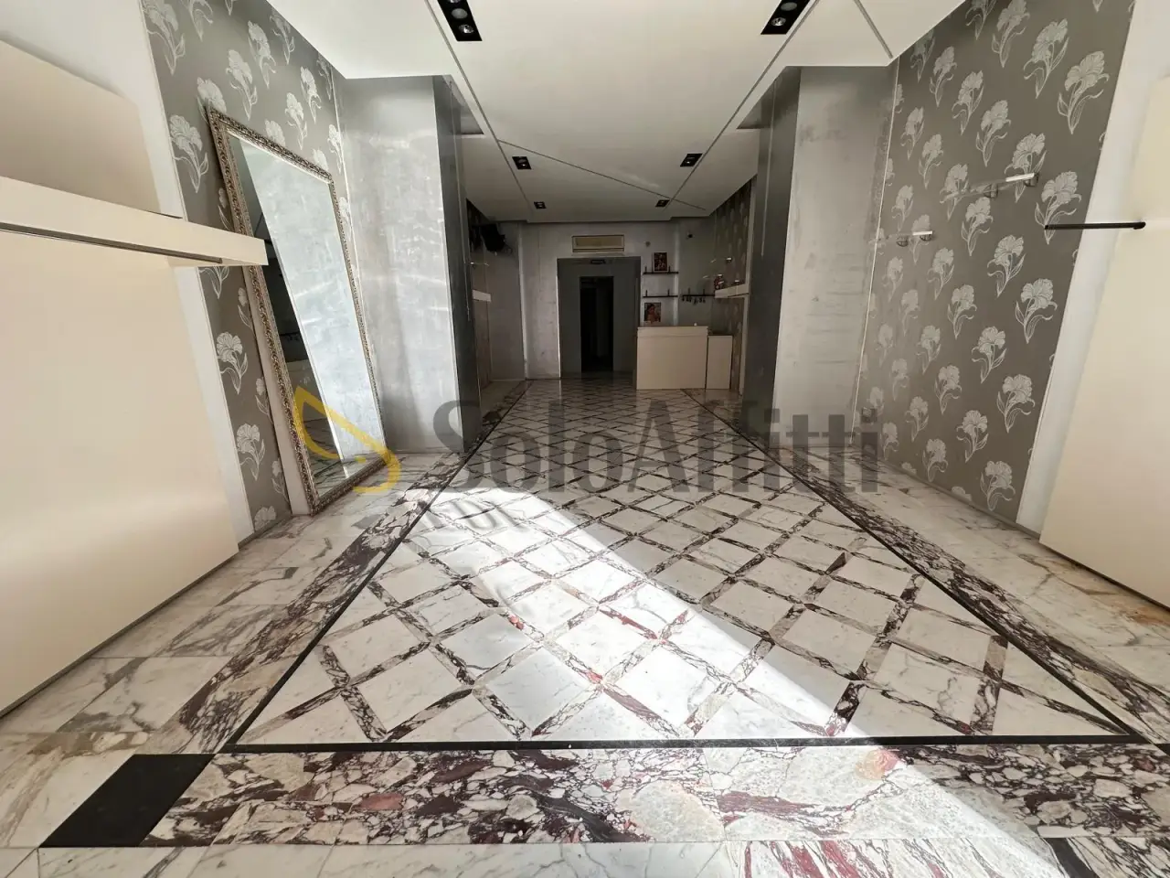 Negozio in Corso Trieste 189, Caserta, {3} - Foto 2