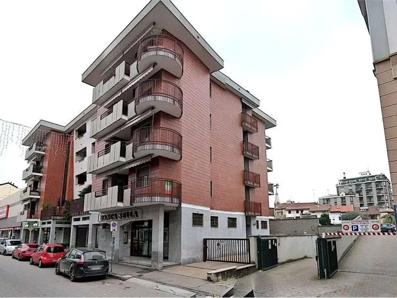 Parcheggio chiuso in Corso Torino, 39, Novara, {3} - Foto 1