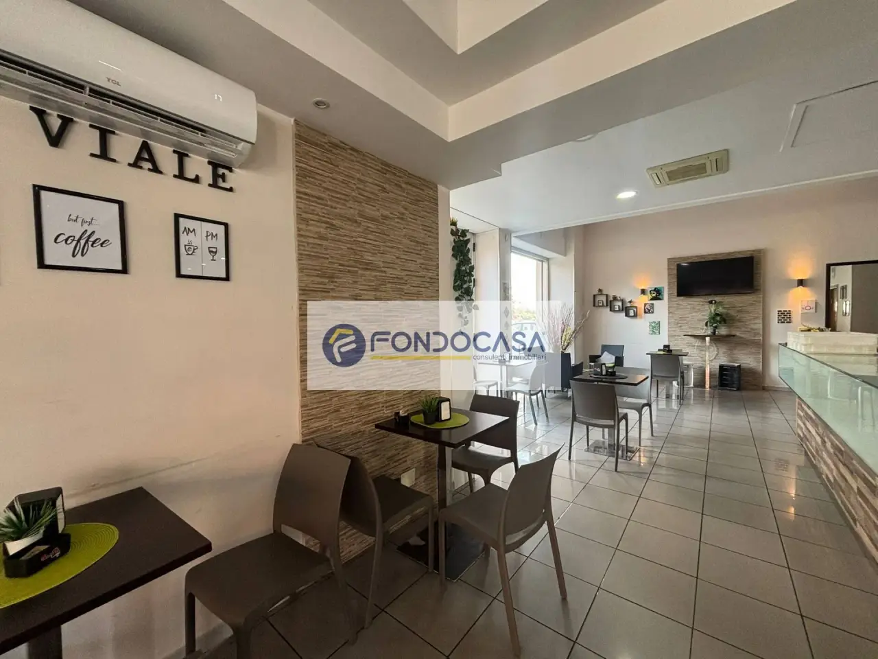 Esercizio commerciale in Viale della Libertà 66, Lecce, {3} - Foto 1